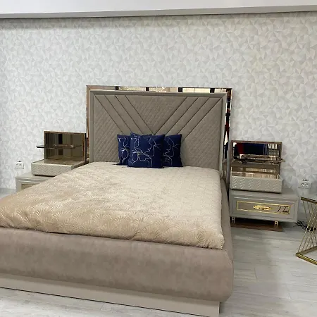 The Royal Fame - Modern With Balcony & Panoramic View Daire Craiova