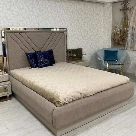 The Royal Fame - Modern With Balcony & Panoramic View * Craiova