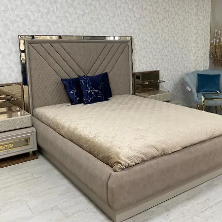 The Royal Fame - Modern With Balcony & Panoramic View Daire Craiova