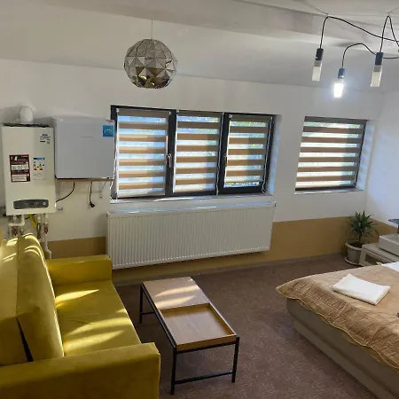 The Royal Fame - Modern With Balcony & Panoramic View Craiova