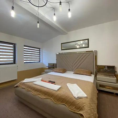 Apartment The Royal Fame - Modern With Balcony & Panoramic View Craiova