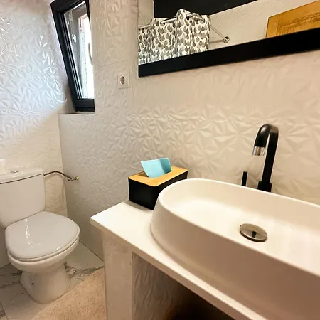 Apartment The Royal Fame - Modern With Balcony & Panoramic View