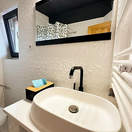 The Royal Fame - Modern With Balcony & Panoramic View Apartment *