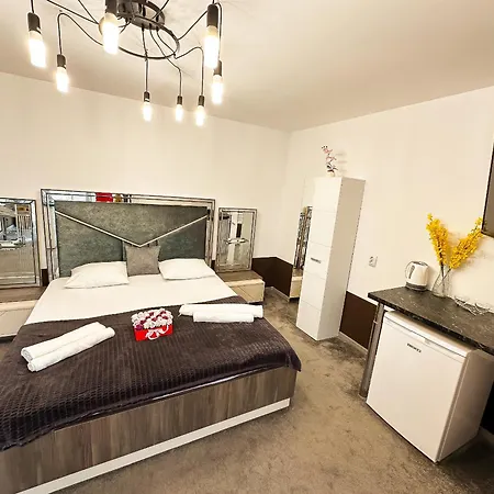 The Royal Fame - Modern With Balcony & Panoramic View Daire Craiova