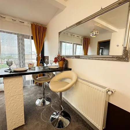 Daire The Royal Fame - Modern With Balcony & Panoramic View *