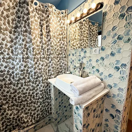 The Royal Fame - Modern With Balcony & Panoramic View Craiova