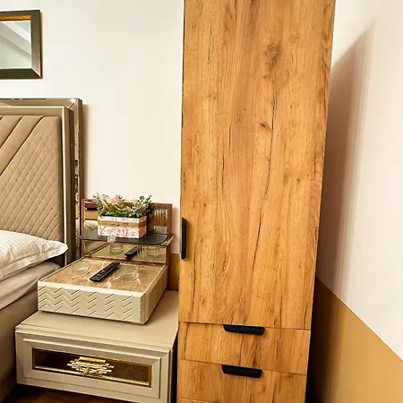 The Royal Fame - Modern With Balcony & Panoramic View Apartment *