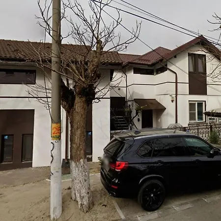 The Royal Fame - Modern With Balcony & Panoramic View