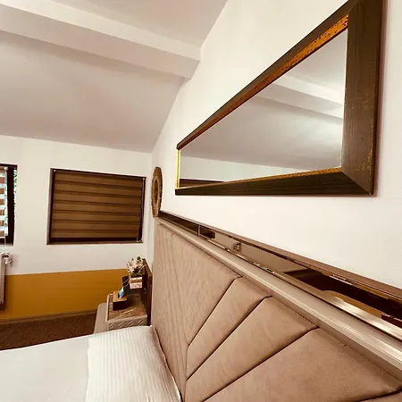 The Royal Fame - Modern With Balcony & Panoramic View Daire Craiova