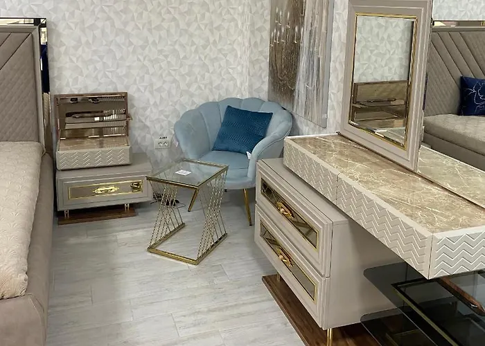 The Royal Fame - Modern With Balcony & Panoramic View *