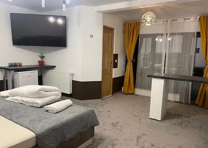 The Royal Fame - Modern With Balcony & Panoramic View Craiova