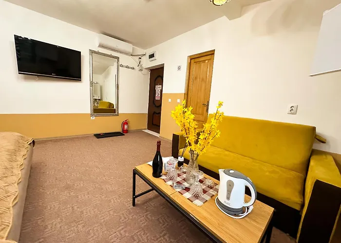 The Royal Fame - Modern With Balcony & Panoramic View Craiova