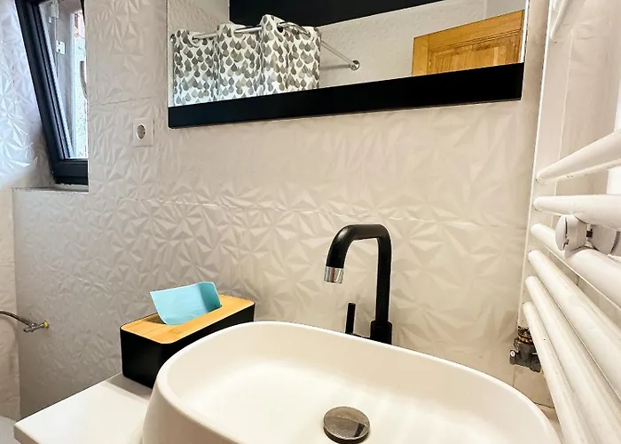 The Royal Fame - Modern With Balcony & Panoramic View Apartman *