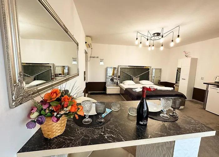 The Royal Fame - Modern With Balcony & Panoramic View * Craiova