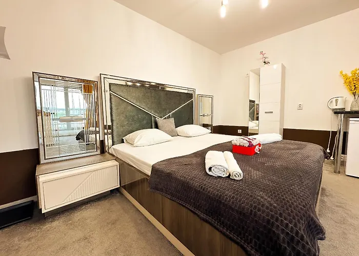 Apartman The Royal Fame - Modern With Balcony & Panoramic View *