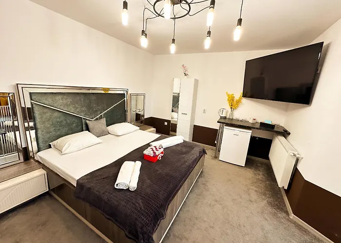 The Royal Fame - Modern With Balcony & Panoramic View Apartman *