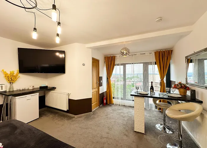 Apartman The Royal Fame - Modern With Balcony & Panoramic View *