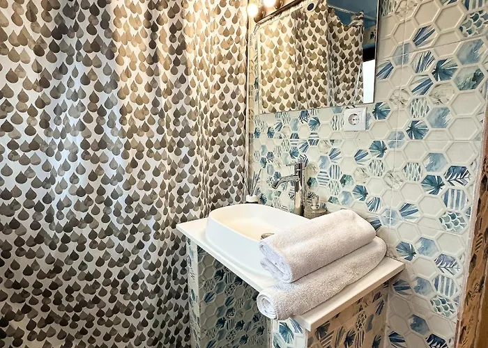 The Royal Fame - Modern With Balcony & Panoramic View Craiova