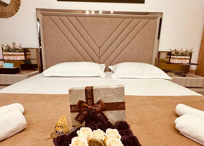 The Royal Fame - Modern With Balcony & Panoramic View Apartman *