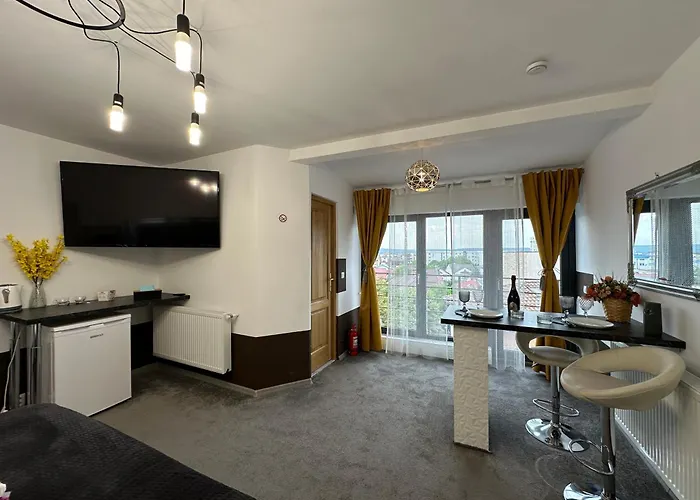 The Royal Fame - Modern With Balcony & Panoramic View Apartman