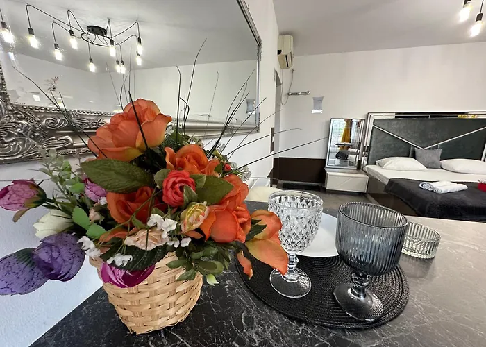 The Royal Fame - Modern With Balcony & Panoramic View Apartman