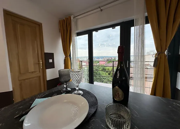 The Royal Fame - Modern With Balcony & Panoramic View Apartman