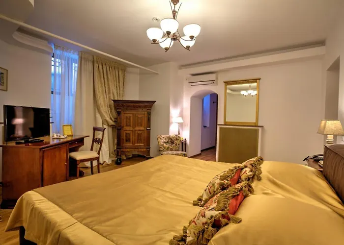 The Royal Fame - Modern With Balcony & Panoramic View Craiova